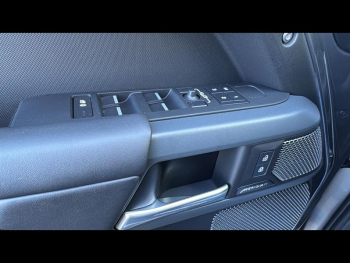Photo 29 du bon plan LAND-ROVER Defender 110 2.0 P400e X-Dynamic HSE occasion à 85990 €