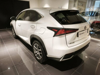 Photo 6 du bon plan LEXUS NX 300h 4WD Luxe Toit Panoramique occasion à 30990 €
