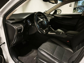 Photo 12 du bon plan LEXUS NX 300h 4WD Luxe Toit Panoramique occasion à 30990 €
