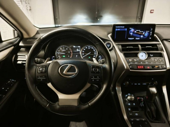 Photo 16 du bon plan LEXUS NX 300h 4WD Luxe Toit Panoramique occasion à 30990 €
