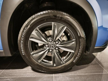 Photo 4 du bon plan LEXUS UX 250h Luxe 2WD Pack Technologie occasion à 32990 €