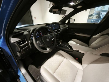 Photo 12 du bon plan LEXUS UX 250h Luxe 2WD Pack Technologie occasion à 32990 €