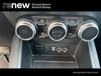 Photo 27 du bon plan RENAULT Captur 1.6 E-Tech Plug-in 160ch Intens occasion à 16400 €