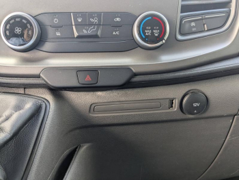 Photo 12 du bon plan FORD Transit Custom Fg VUL 280 L1H1 2.0 EcoBlue 105 Trend Business occasion à 21950 €