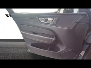 Photo 18 du bon plan VOLVO XC60 T6 AWD 253 + 145ch R-Design Geartronic occasion à 42900 €