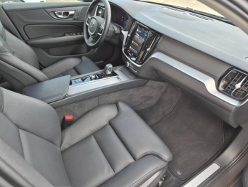 Photo 19 du bon plan VOLVO V60 B4 197ch Plus Style Dark DCT 7 occasion à 42890 €