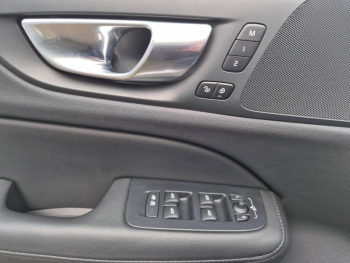 Photo 21 du bon plan VOLVO V60 B4 197ch Plus Style Dark DCT 7 occasion à 42890 €