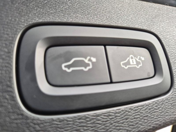 Photo 25 du bon plan VOLVO V60 B4 197ch Plus Style Dark DCT 7 occasion à 42890 €