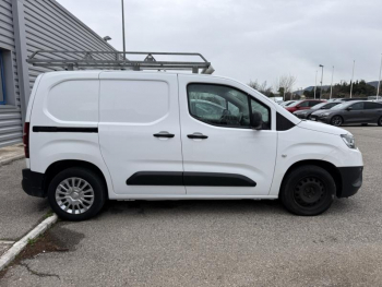 Photo 4 du bon plan TOYOTA PROACE CITY Medium 100 D-4D Business RC21 occasion à 15480 €