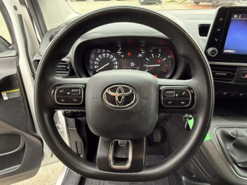 Photo 15 du bon plan TOYOTA PROACE CITY Medium 100 D-4D Business RC21 occasion à 15480 €
