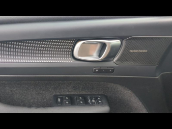 Photo 17 du bon plan VOLVO XC40 B3 163ch Ultimate DCT 7 occasion à 36990 €