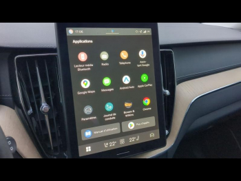 Photo 28 du bon plan VOLVO XC60 T6 Hybride Rechargeable 253 + 145ch Ultra Style Dark Geartronic 8 AWD occasion à 69990 €