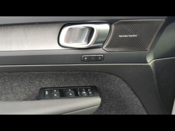 Photo 15 du bon plan VOLVO XC40 B3 163ch Lounge Edition DCT 7 occasion à 42990 €