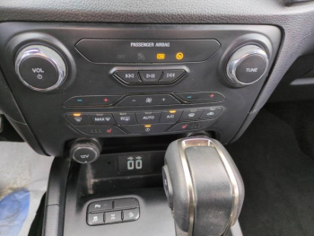 Photo 15 du bon plan FORD Ranger VUL 2.0 TDCi 213ch Super Cab Wildtrak BVA10 occasion à 36990 €