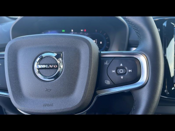 Photo 15 du bon plan VOLVO XC40 B3 163ch Plus DCT 7 occasion à 36990 €