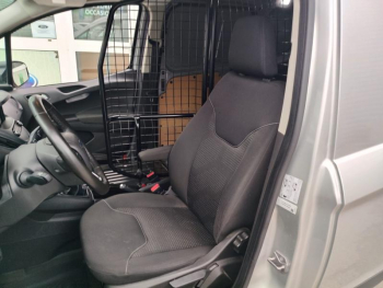 Photo 13 du bon plan FORD Transit Courier VUL 1.5 TDCI 100ch Stop&Start Trend Business occasion à 15624 €