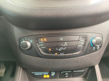 Photo 21 du bon plan FORD Transit Courier VUL 1.5 TDCI 100ch Stop&Start Trend Business occasion à 15624 €