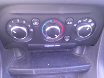 Photo 10 du bon plan FORD Ka+ 1.2 Ti-VCT 85ch Ultimate occasion à 8900 €