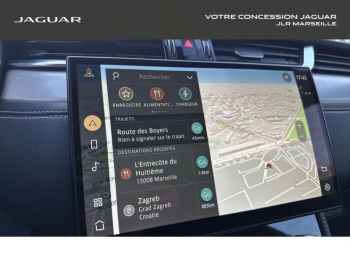 Photo 24 du bon plan JAGUAR F-Pace P400e Plug-in-Hybrid R-Dynamic S BVA8 AWD occasion à 42985 €