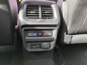 Photo 19 du bon plan VOLKSWAGEN Tiguan 2.0 TDI 150ch Confortline DSG7 Euro6d-T occasion à 19990 €