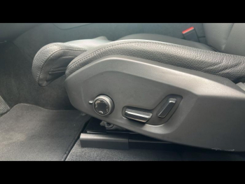 Photo 12 du bon plan VOLVO XC60 T6 Hybride Rechargeable 350ch Ultra Style Chrome Geartronic 8 AWD occasion à 54990 €