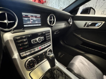Photo 28 du bon plan MERCEDES-BENZ Classe SLK 350 7GTro+ occasion à 32990 €