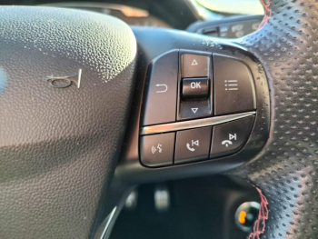 Photo 20 du bon plan FORD Fiesta 1.0 EcoBoost 155ch mHEV ST-Line X 3p occasion à 14231 €