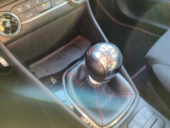 Photo 25 du bon plan FORD Fiesta 1.0 EcoBoost 155ch mHEV ST-Line X 3p occasion à 14231 €