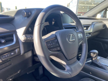 Photo 4 du bon plan LEXUS UX 250h 2WD Premium Edition MY21 occasion à 25590 €