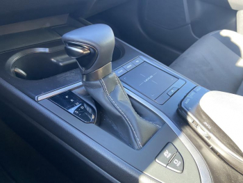 Photo 11 du bon plan LEXUS UX 250h 2WD Premium Edition MY21 occasion à 25590 €