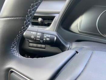 Photo 19 du bon plan LEXUS UX 250h 2WD Premium Edition MY21 occasion à 25590 €