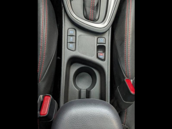 Photo 16 du bon plan TOYOTA Yaris Cross 116h GR Sport MY22 occasion à 23990 €