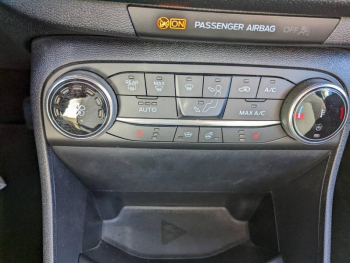 Photo 14 du bon plan FORD Fiesta 1.0 EcoBoost Hybrid 155ch ST-Line X 3p occasion à 16980 €