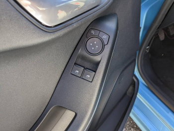 Photo 18 du bon plan FORD Fiesta 1.0 EcoBoost Hybrid 155ch ST-Line X 3p occasion à 16980 €