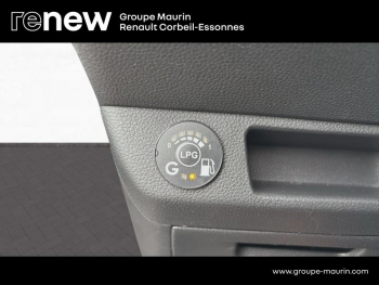 Photo 21 du bon plan RENAULT Clio 1.0 TCe 100ch Evolution GPL occasion à 13990 €