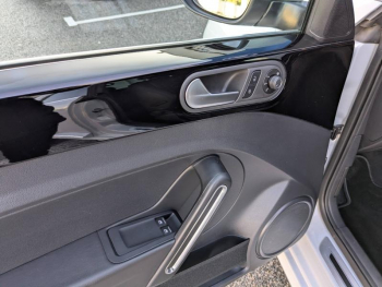 Photo 8 du bon plan VOLKSWAGEN Coccinelle 1.4 TSI 150ch BlueMotion Technology Couture Exclusive DSG7 occasion à 24490 €