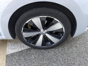Photo 21 du bon plan VOLKSWAGEN Coccinelle 1.4 TSI 150ch BlueMotion Technology Couture Exclusive DSG7 occasion à 24490 €