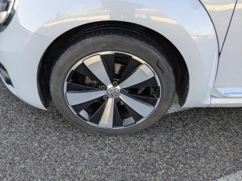 Photo 23 du bon plan VOLKSWAGEN Coccinelle 1.4 TSI 150ch BlueMotion Technology Couture Exclusive DSG7 occasion à 24490 €