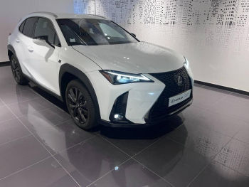 Photo 2 du bon plan LEXUS UX 250h F SPORT Design 2WD occasion à 30480 €
