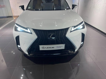Photo 3 du bon plan LEXUS UX 250h F SPORT Design 2WD occasion à 30480 €