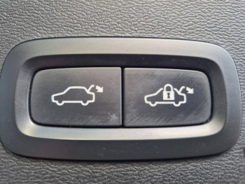 Photo 26 du bon plan VOLVO XC40 D3 AdBlue 150ch Business Geartronic 8 occasion à 23990 €