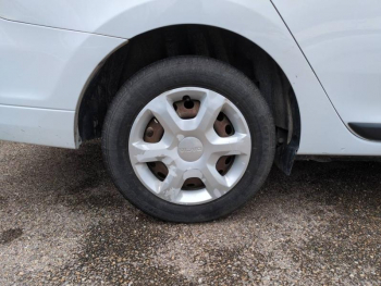 Photo 10 du bon plan DACIA Logan MCV 1.5 dCi 75ch Ambiance Euro6 occasion à 8490 €