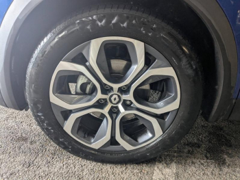 Photo 5 du bon plan RENAULT Captur 1.6 E-Tech hybride 145ch Intens -21 occasion à 17490 €