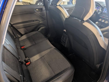 Photo 16 du bon plan RENAULT Captur 1.6 E-Tech hybride 145ch Intens -21 occasion à 17490 €