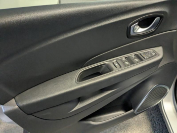 Photo 14 du bon plan RENAULT Captur 1.3 TCe 150ch FAP Intens EDC occasion à 13690 €