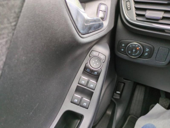 Photo 12 du bon plan FORD Puma 1.0 EcoBoost 125ch mHEV Titanium 6cv occasion à 13970 €