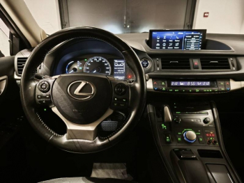 Photo 18 du bon plan LEXUS CT 200h Luxe SÃ©duction occasion à 19990 €