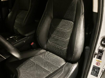 Photo 21 du bon plan LEXUS CT 200h Luxe SÃ©duction occasion à 19990 €