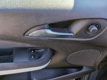 Photo 11 du bon plan OPEL Adam Rocks 1.4 Twinport 87ch Adamyourself White&Black Start/Stop occasion à 8990 €