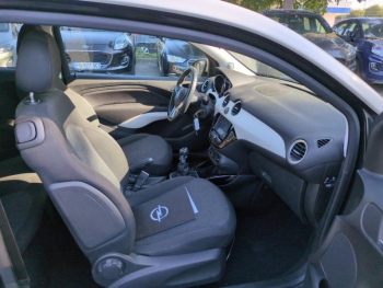 Photo 14 du bon plan OPEL Adam Rocks 1.4 Twinport 87ch Adamyourself White&Black Start/Stop occasion à 8990 €
